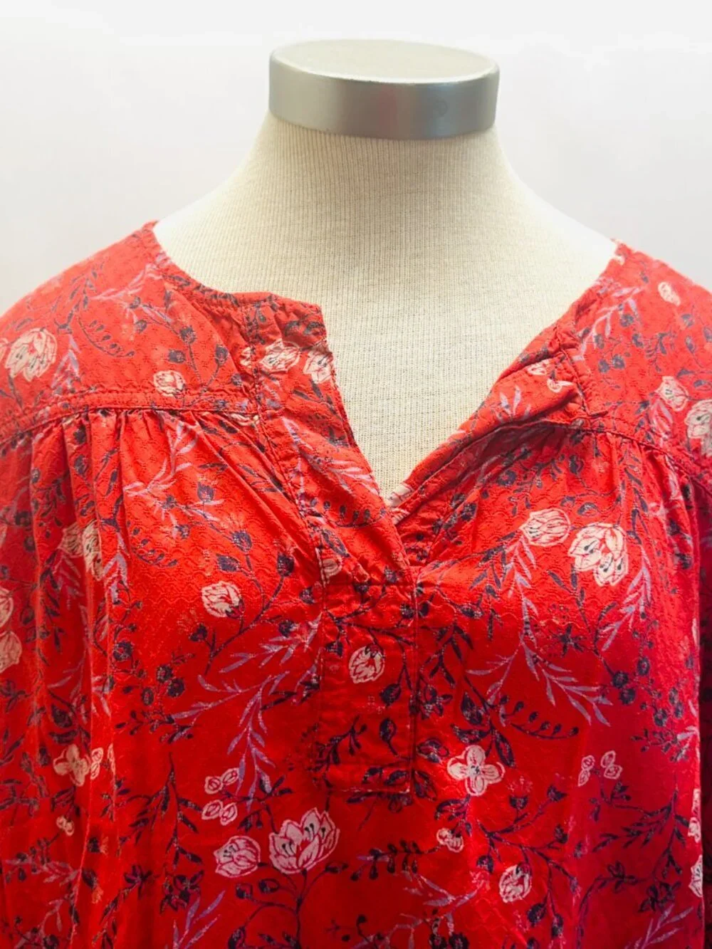 CASLON Women Long Sleeve Pullover V-Neck Floral Red Casual Shirt Size Small